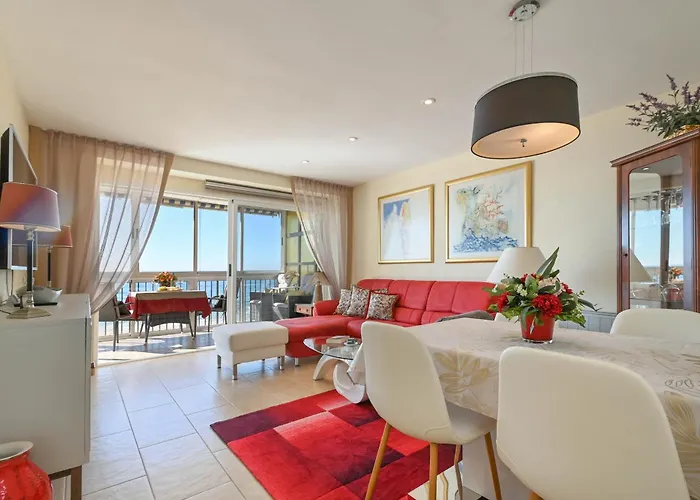 Oceanfront Apartament