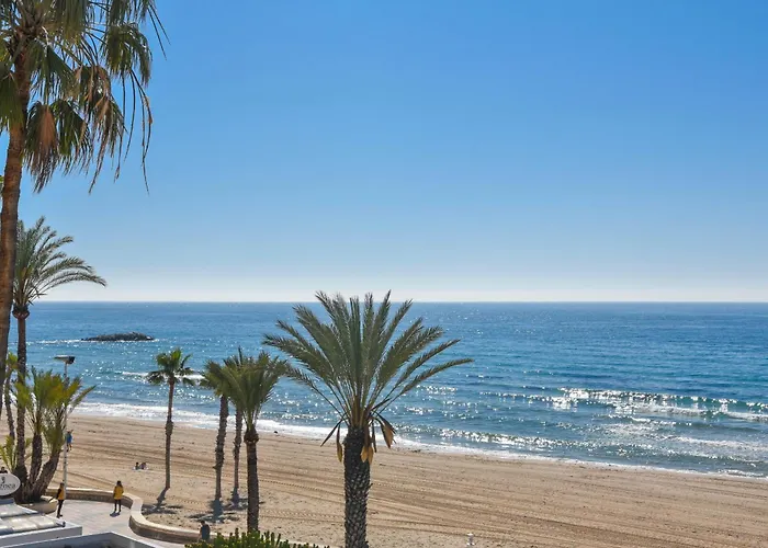 Oceanfront Apartament *